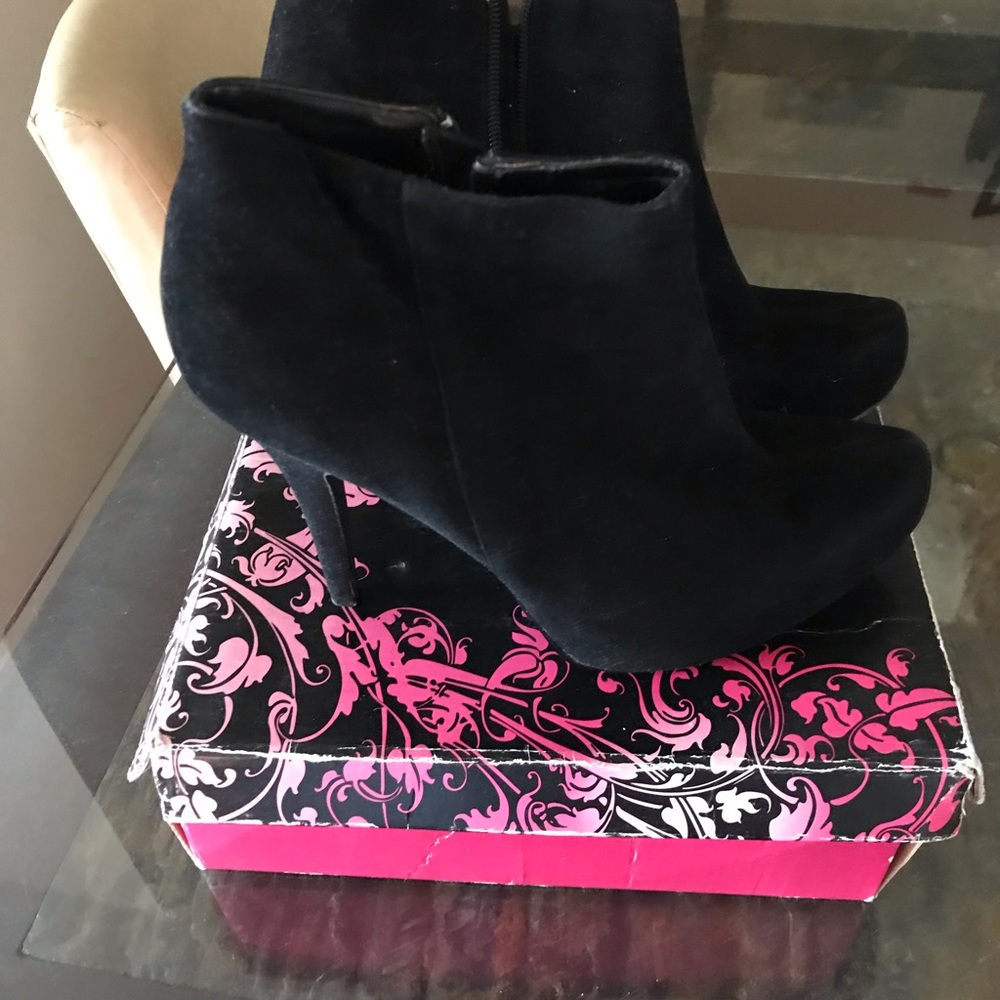 Bootie - Picture 2 of 4
